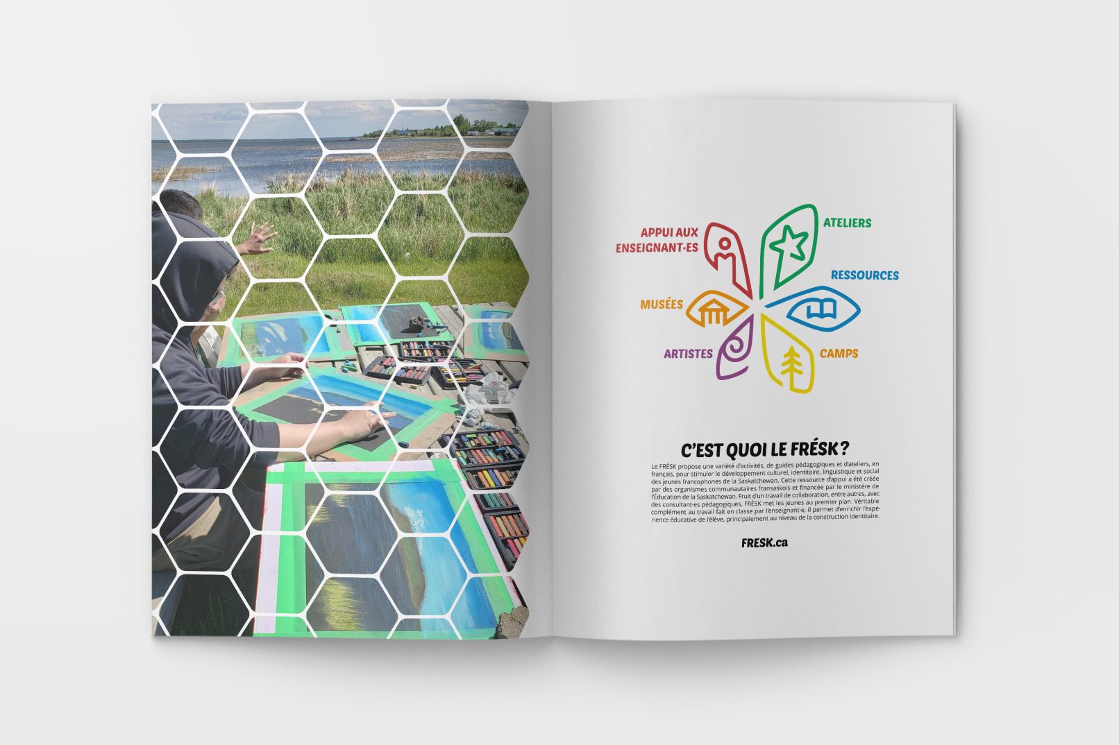 Design du catalogue 25-26 du FRÉSK par Sophie Ouch