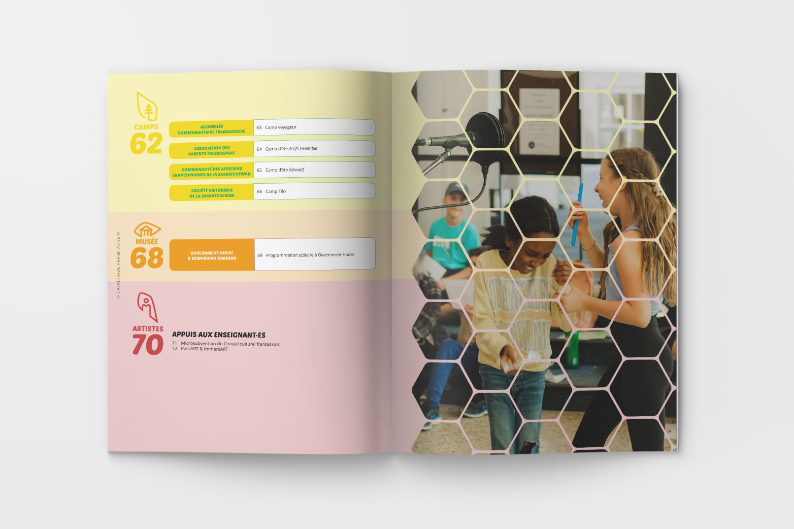 Design du catalogue 25-26 du FRÉSK par Sophie Ouch